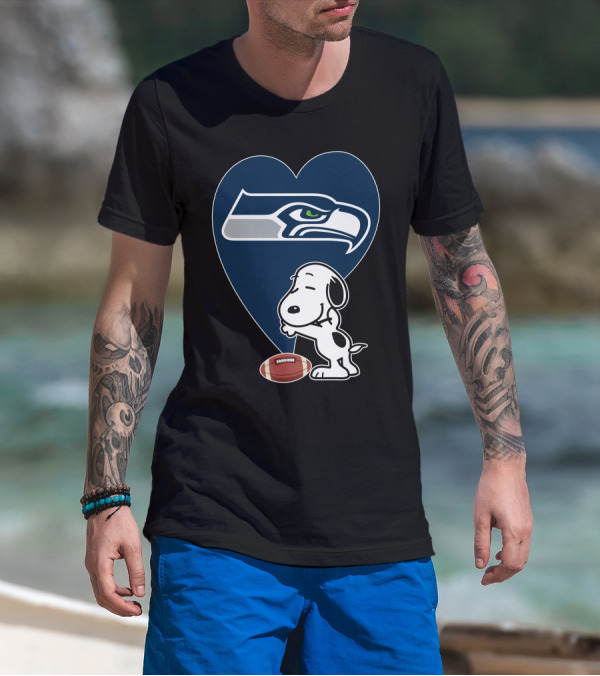 Seattle Seahawks Love Snoopy Football Hug T-Shirt