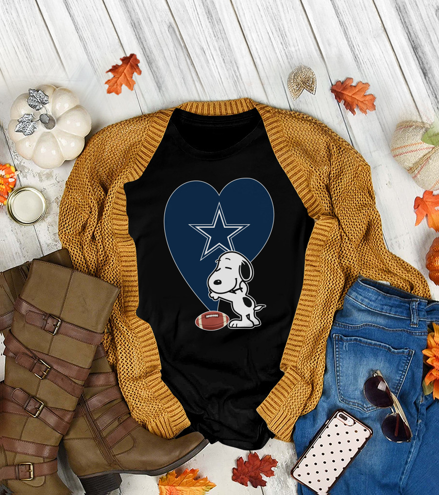 Dallas Cowboys Snoopy Heart Hug Football T-Shirt