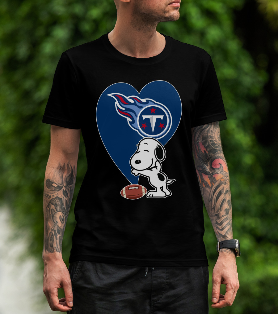 Tennessee Titans Snoopy Heart Football Hug T-Shirt