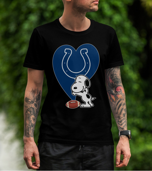 Indianapolis Colts Snoopy Football Heart Hug T-Shirt