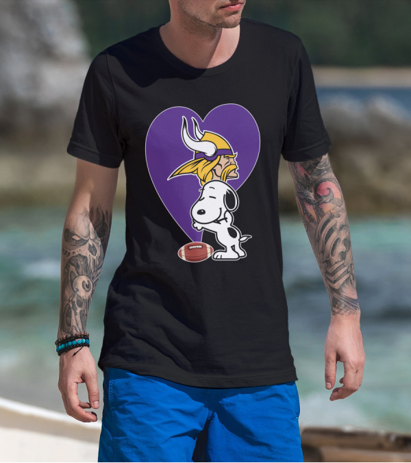 Minnesota Vikings Snoopy Football Heart Hug T-Shirt