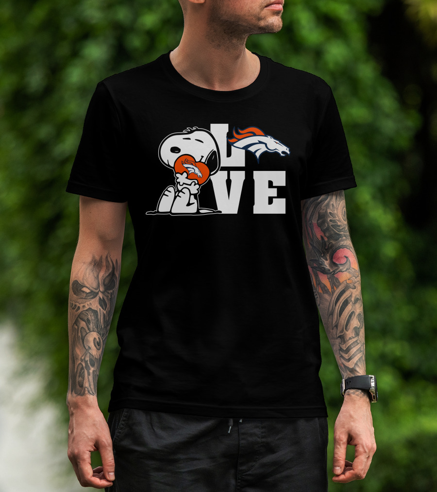 Snoopy Love Denver Broncos Peanuts NFL Football T-Shirt