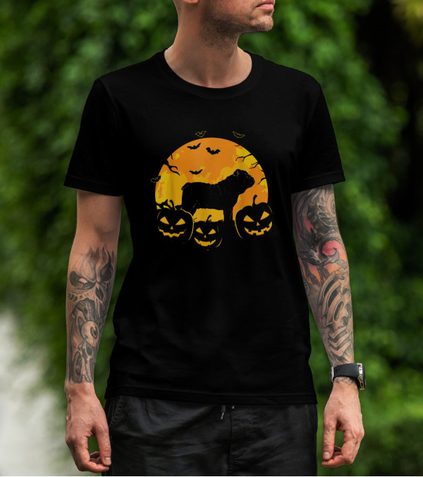 Halloween English Bulldog With Jack O Lanterns And Bats In Pumpkin Moon T-Shirt