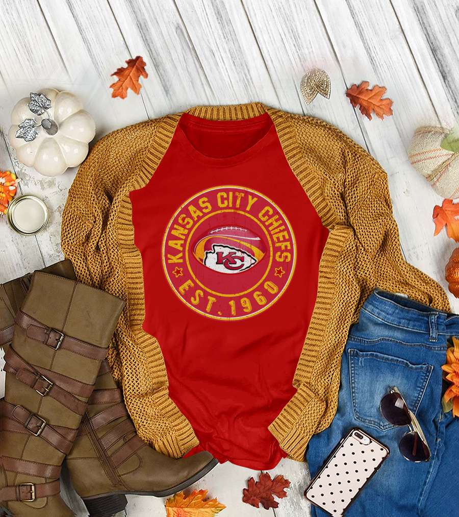 Kansas City Chiefs Est. 1960 Red Distressed Logo Vintage Football Badge T-Shirt