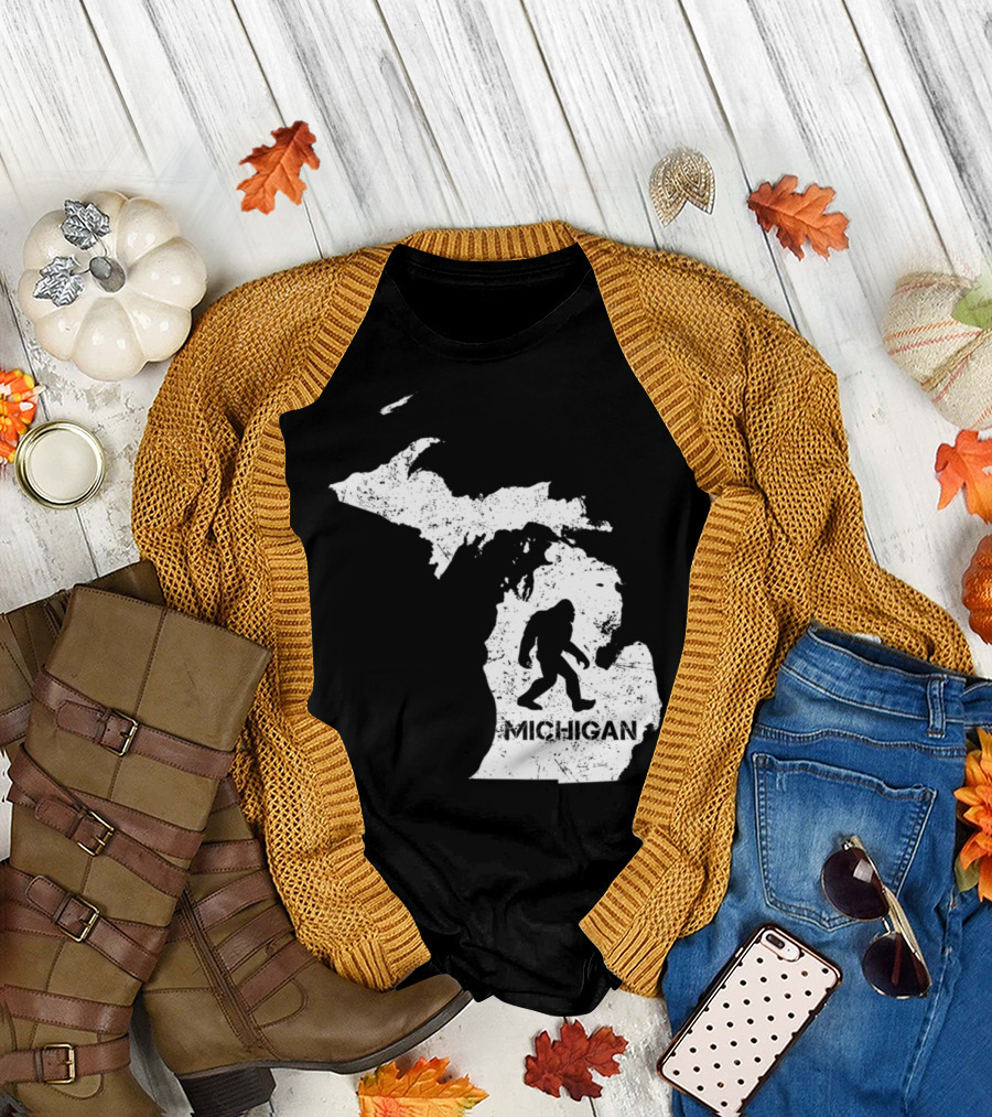 Michigan Bigfoot Silhouette Map T-Shirt