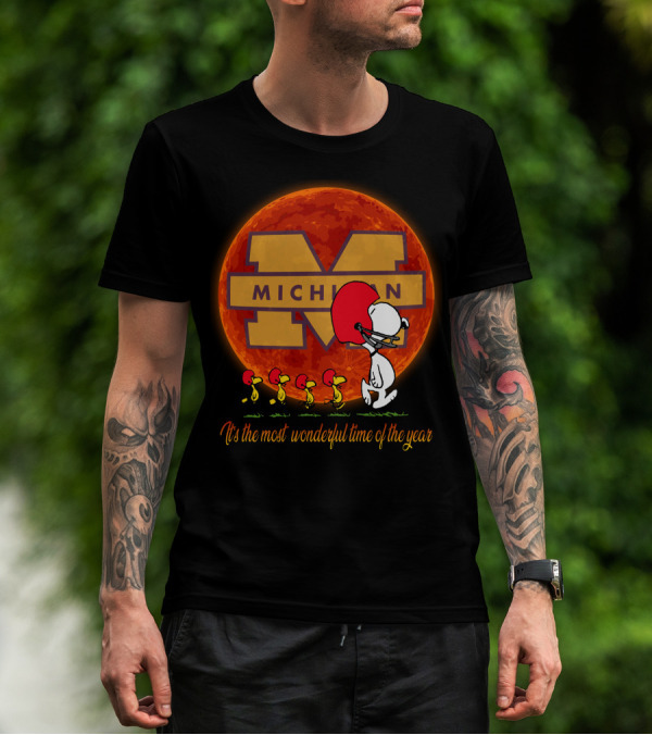 It's The Most Wonderful Time Of The Year Michigan Football Snoopy Woodstock T-Shirt