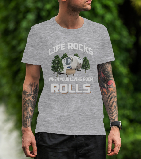 LIFE ROCKS WHEN YOUR LIVING ROOM ROLLS Arctic Fox 29 T-Shirt