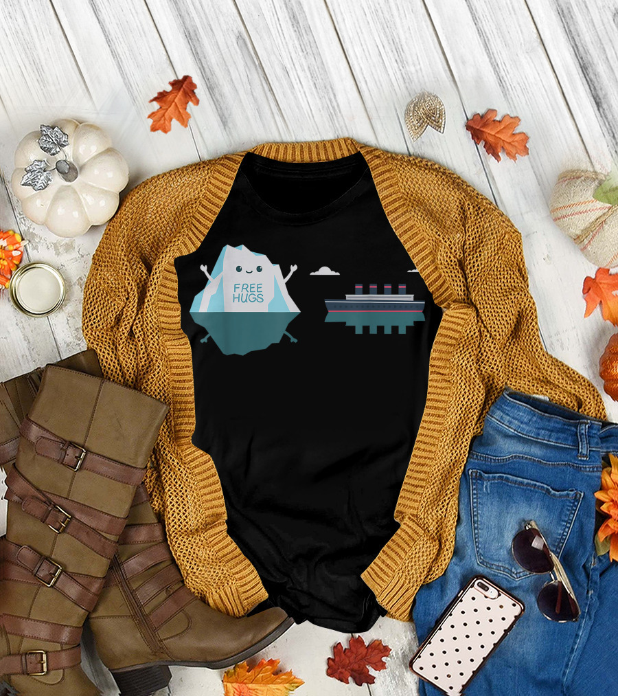 Free Hugs Iceberg Titanic Cruise Ship 1912 Retro Funny T-Shirt