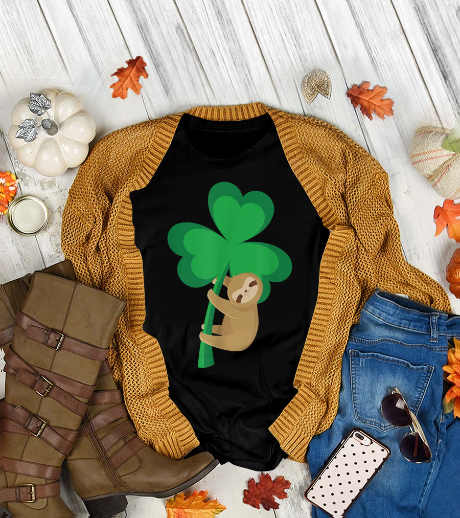 Sloth Hanging on Shamrock St. Patrick's Day for Children T-Shirt