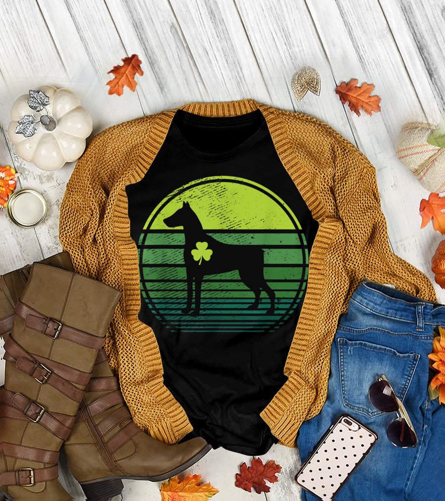 Doberman Pinscher Irish Clover Vintage Circle T-Shirt