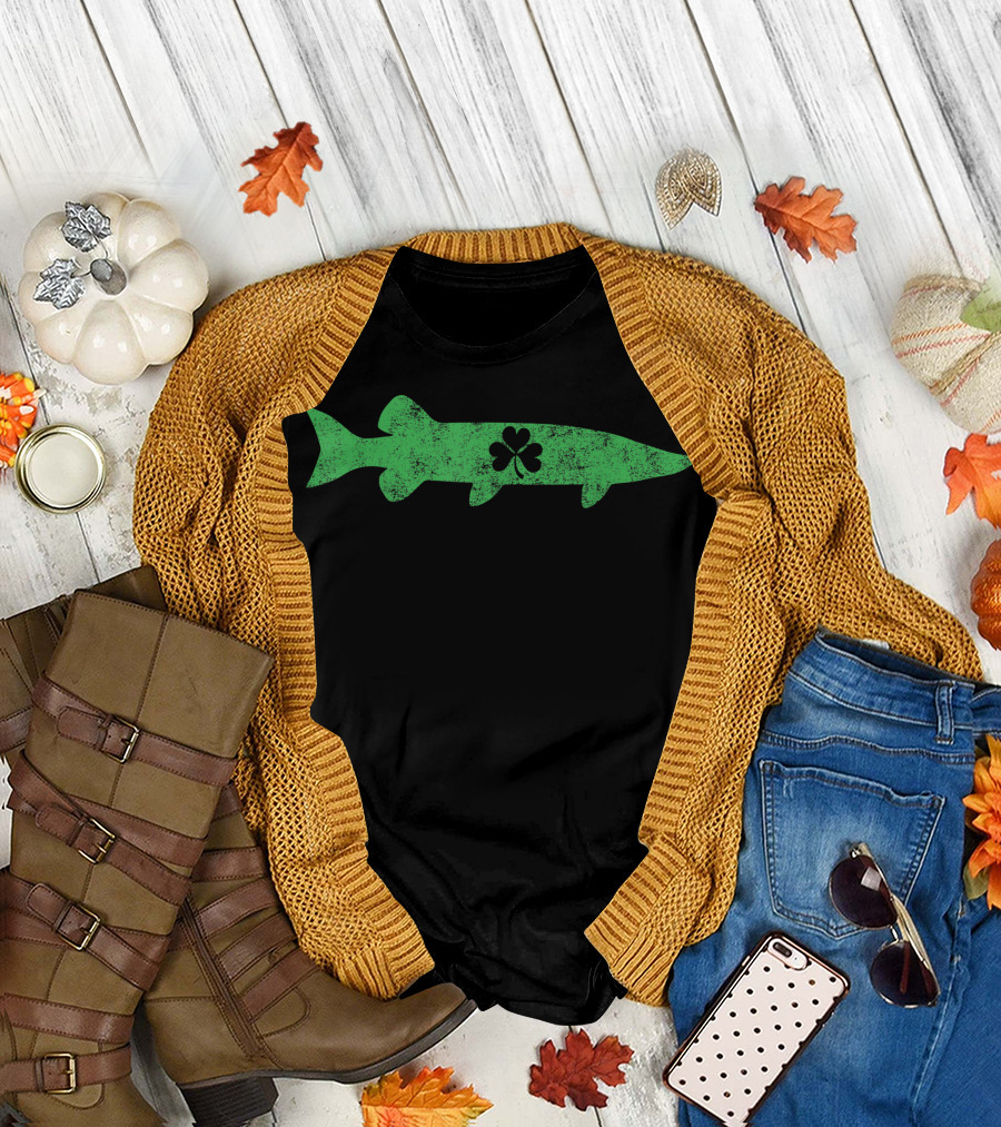 Musky Fishing St. Patrick's Day Irish Fisherman Clover Fish T-Shirt