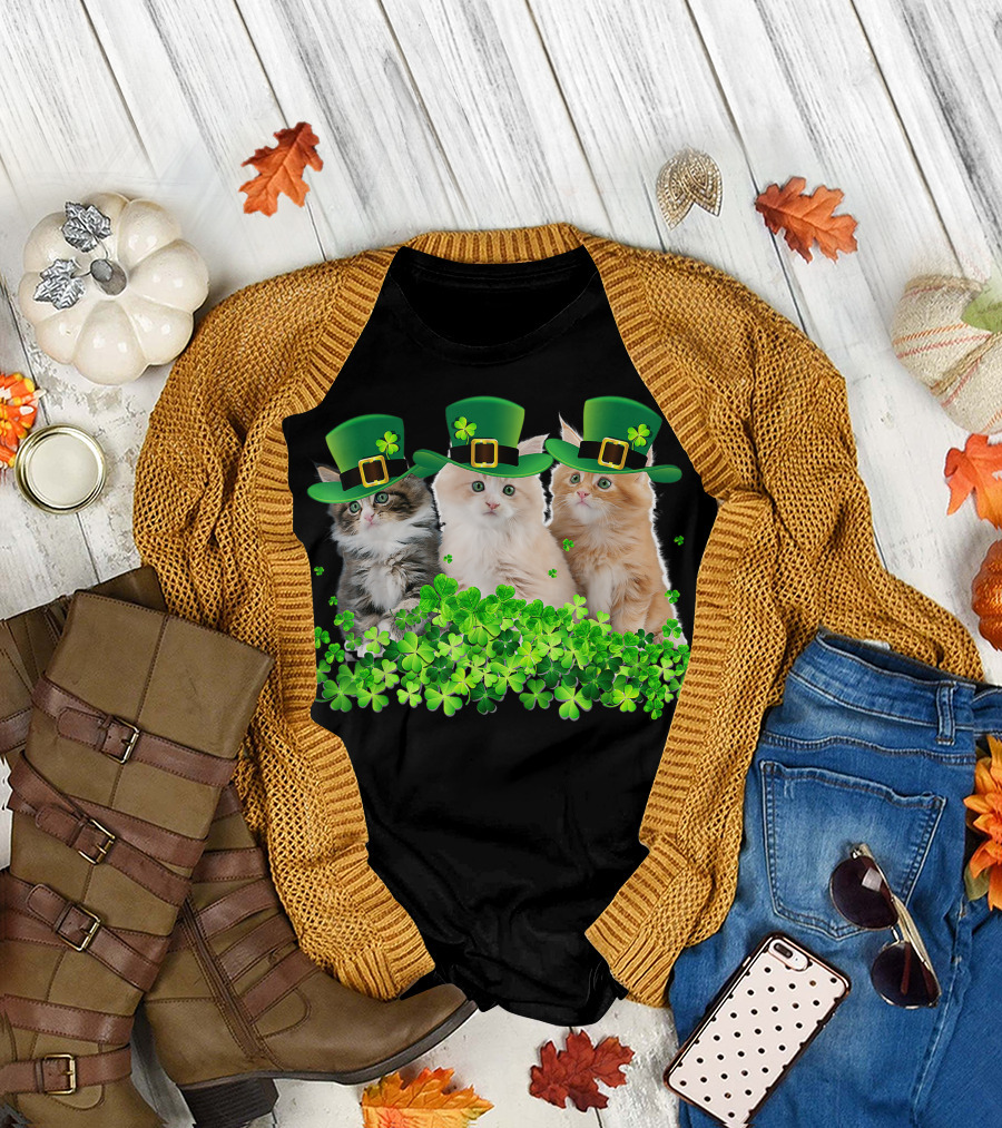 St Patricks Day Cute Kitten Trio in Vintage Irish Leprechaun Hats and Shamrocks T-Shirt