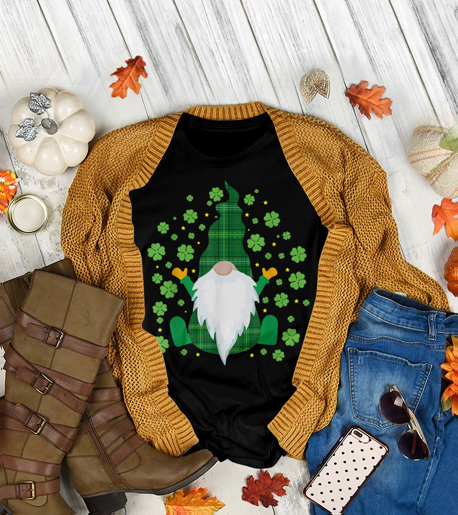 Lucky Irish Gnome Green Plaid Clover Charm T-Shirt