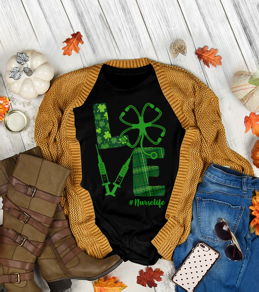 Clover Stethoscope Syringe Plaid Love #NurseLife T-Shirt