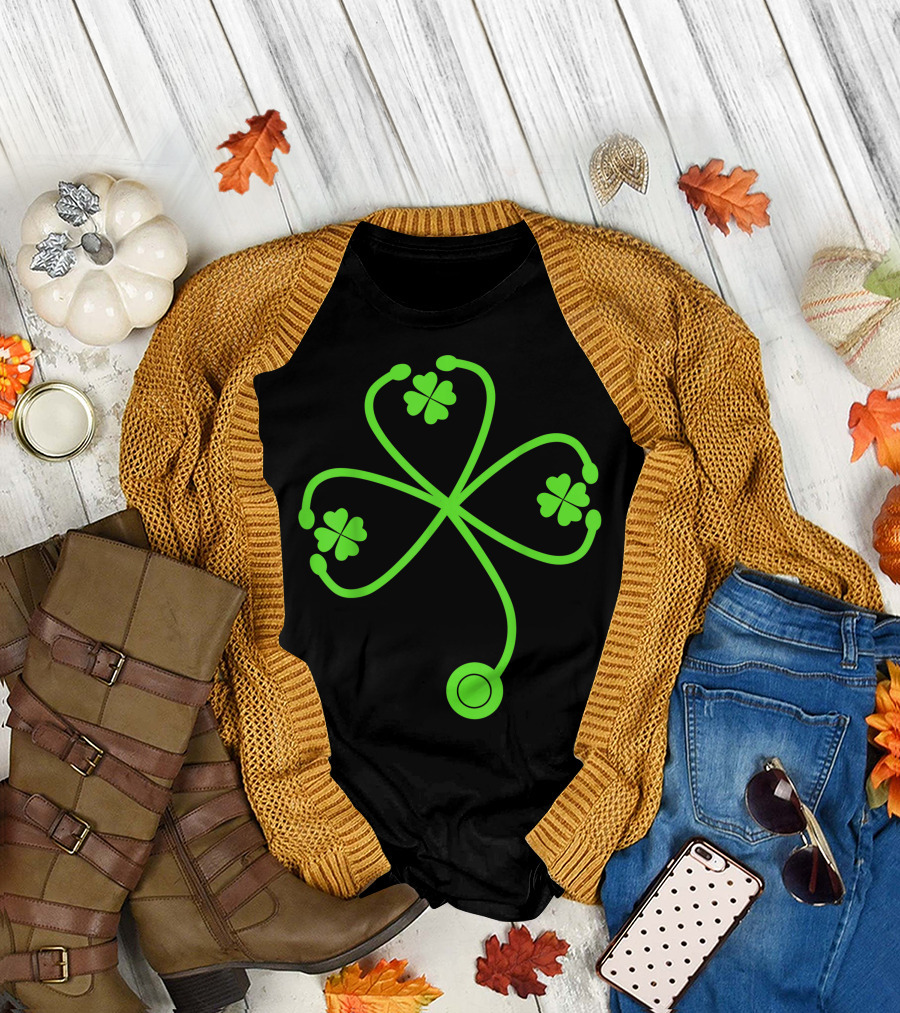Shamrock Stethoscope Irish Nurse St. Patrick's Day Heart Clover T-Shirt