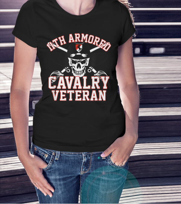 11Th Armored Cavalry Regiment Veteran Skull Hat Swords Badge T-Shirt