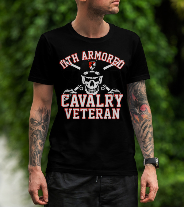11Th Armored Cavalry Regiment Veteran Skull Hat Swords Badge T-Shirt