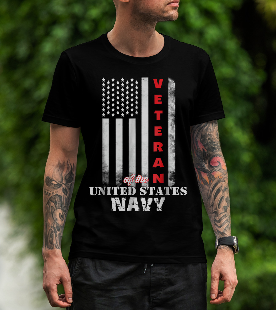 Veteran Of The United States Navy Vintage American Flag T-Shirt