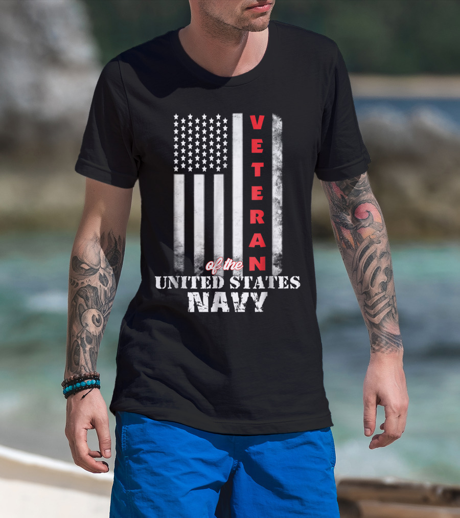 Veteran Of The United States Navy Vintage American Flag T-Shirt
