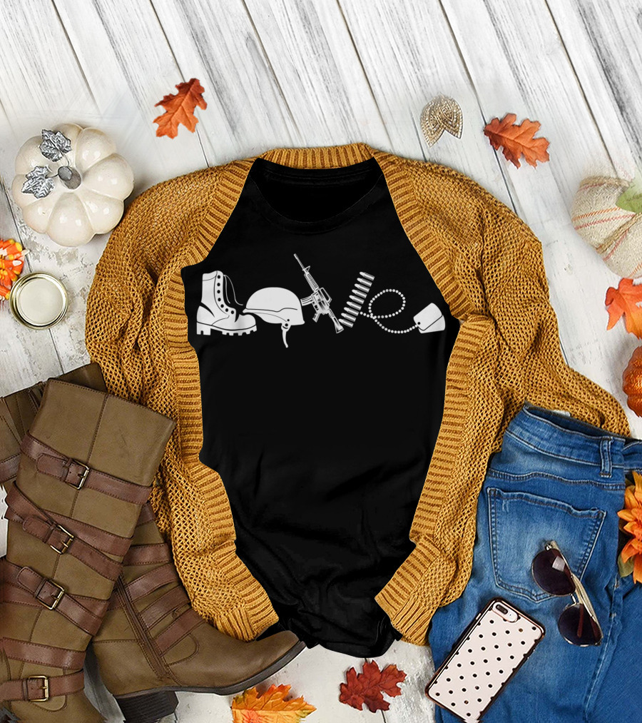 Love Army Veteran Boot Helmet Rifle Dog Tags T-Shirt