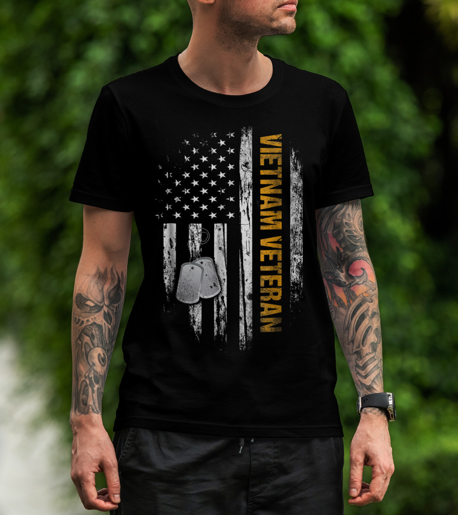 Vietnam Veteran USA Flag Dog Tags Vintage American T-Shirt