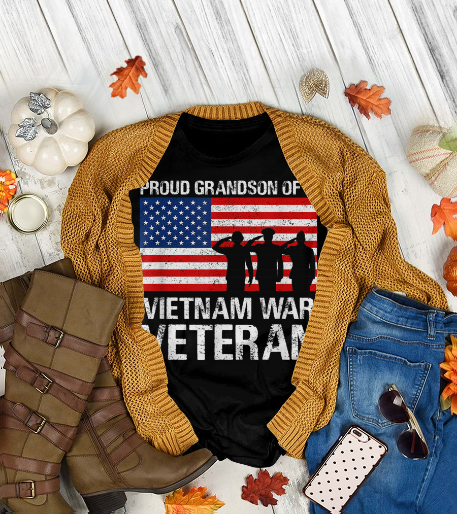 Proud Grandson of a Vietnam War Veteran American Flag Military Family T-Shirt