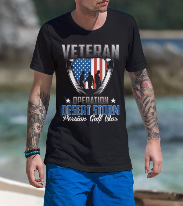 Veteran Operation Desert Storm Persian Gulf War Shield With Soldiers And American Flag T-Shirt