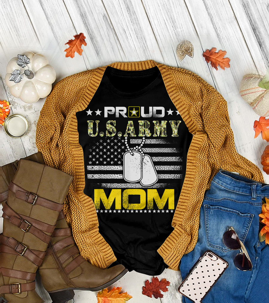 Proud U.S. Army Veteran Mom Flag with Dog Tags and Stars T-Shirt