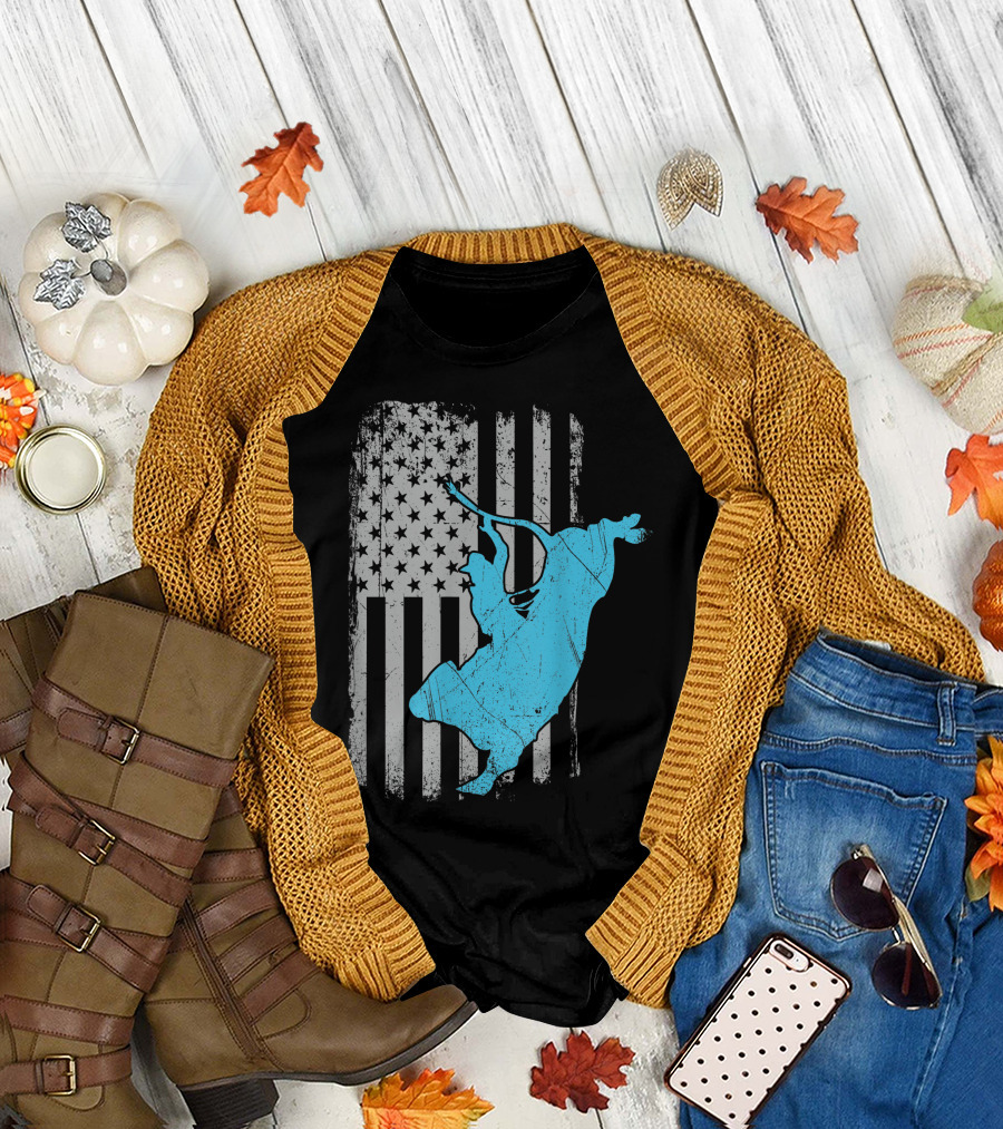 Bull Riding Rodeo Cowboy Vintage American Flag Retro USA Patriotic T-Shirt