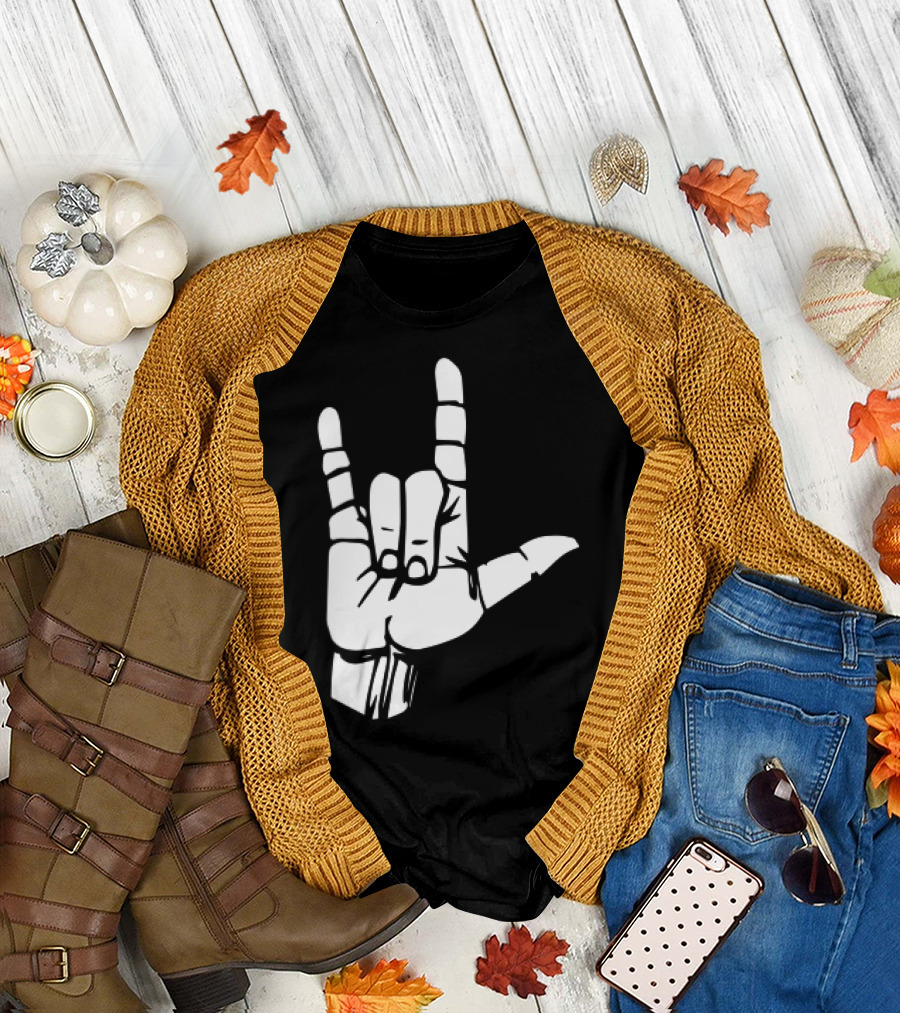 Asl I Love You Hand Sign in American Sign Language T-Shirt