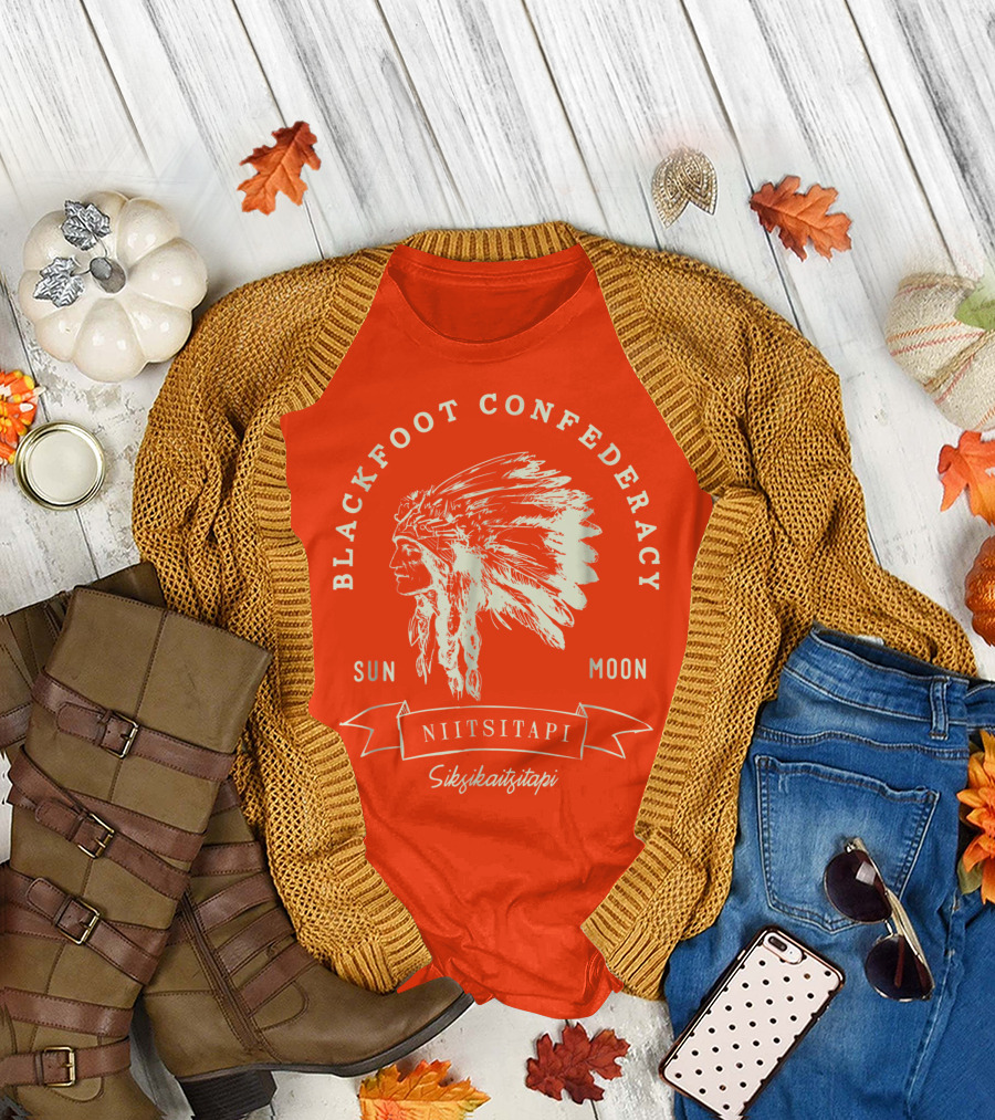 Blackfoot Confederacy Niitsitapi Siksikaitsitapi Sun Moon Chief T-Shirt