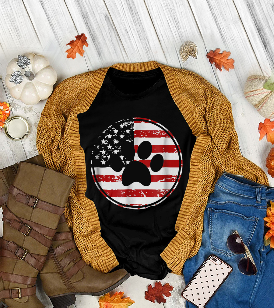 Dog Paw Print American Flag USA Patriotic Circle T-Shirt