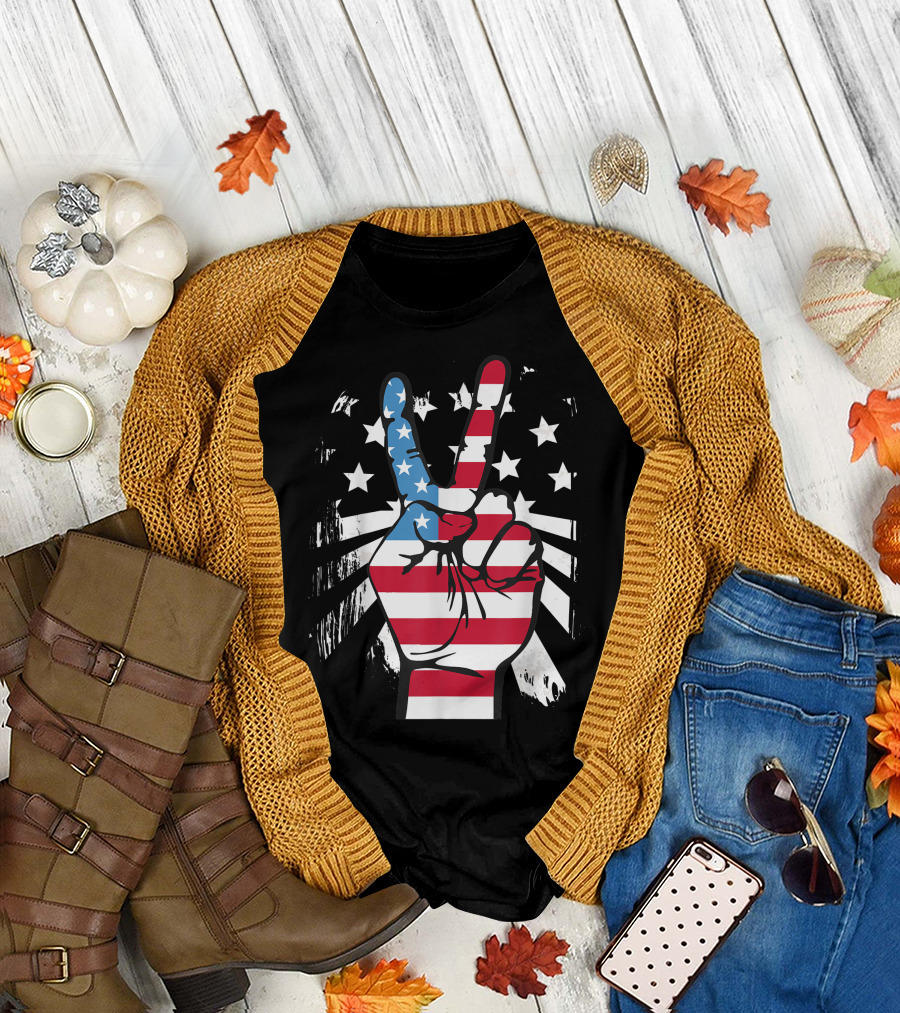 Fourth 4Th Of July American Flag Stars and Stripes Peace Sign Hand T-Shirt
