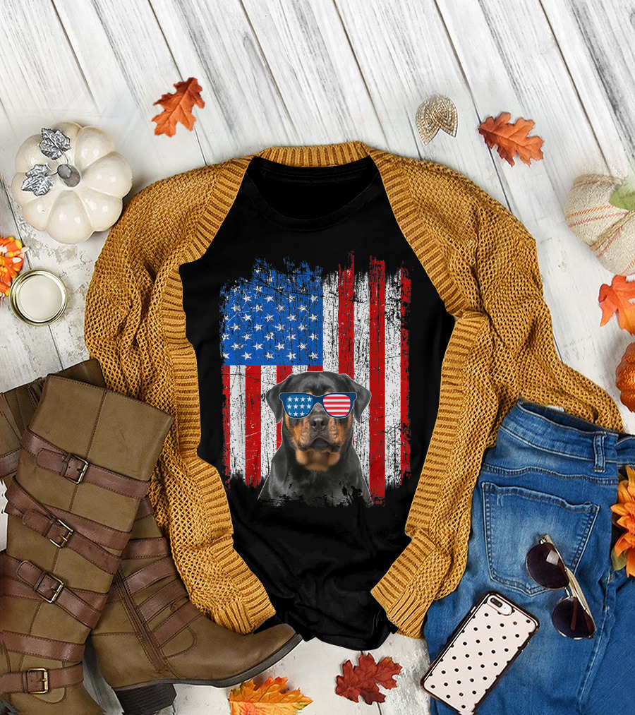 Rottweiler USA American Flag Funny Dog with Sunglasses T-Shirt