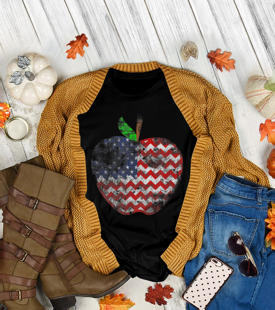 Vintage American Flag Apple 4Th July Teachers Student T-Shirt
