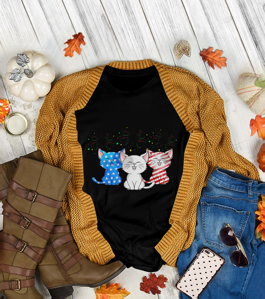 Cute 3 Cat Kittie Fireworks US American Flag 4th July T-Shirt