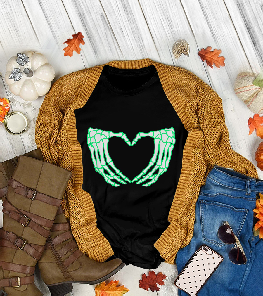 Skeleton Hands Glow Heart Xray T-Shirt