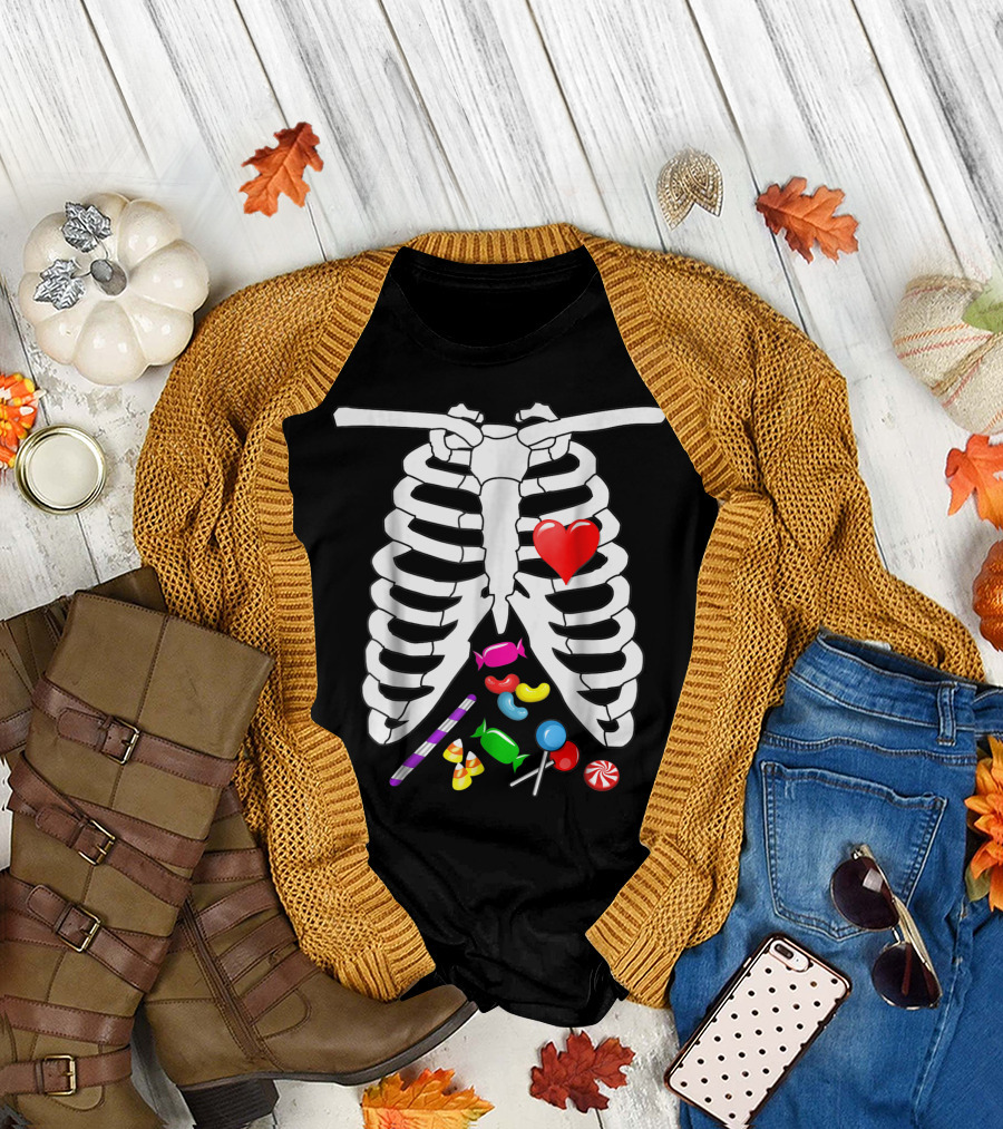 Xray Skeleton Ribs Rib Cage Heart Halloween Candy T-Shirt