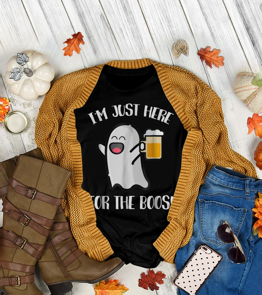 I'm Just Here For The Boos Funny Ghost Holding Beer T-Shirt