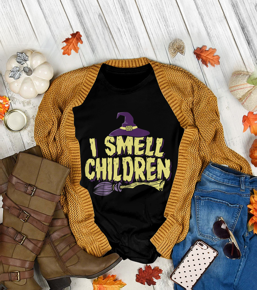 I Smell Children Halloween Witch Hat Broomstick Teachers Parents T-Shirt