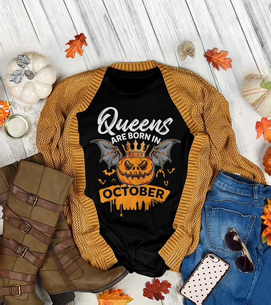 Queens Are Born In October Halloween Pumpkin Bats Crown T-Shirt