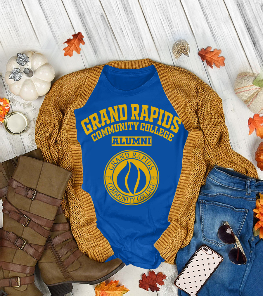 Grand Rapids Community College Alumni Est. 1914 Seal T-Shirt