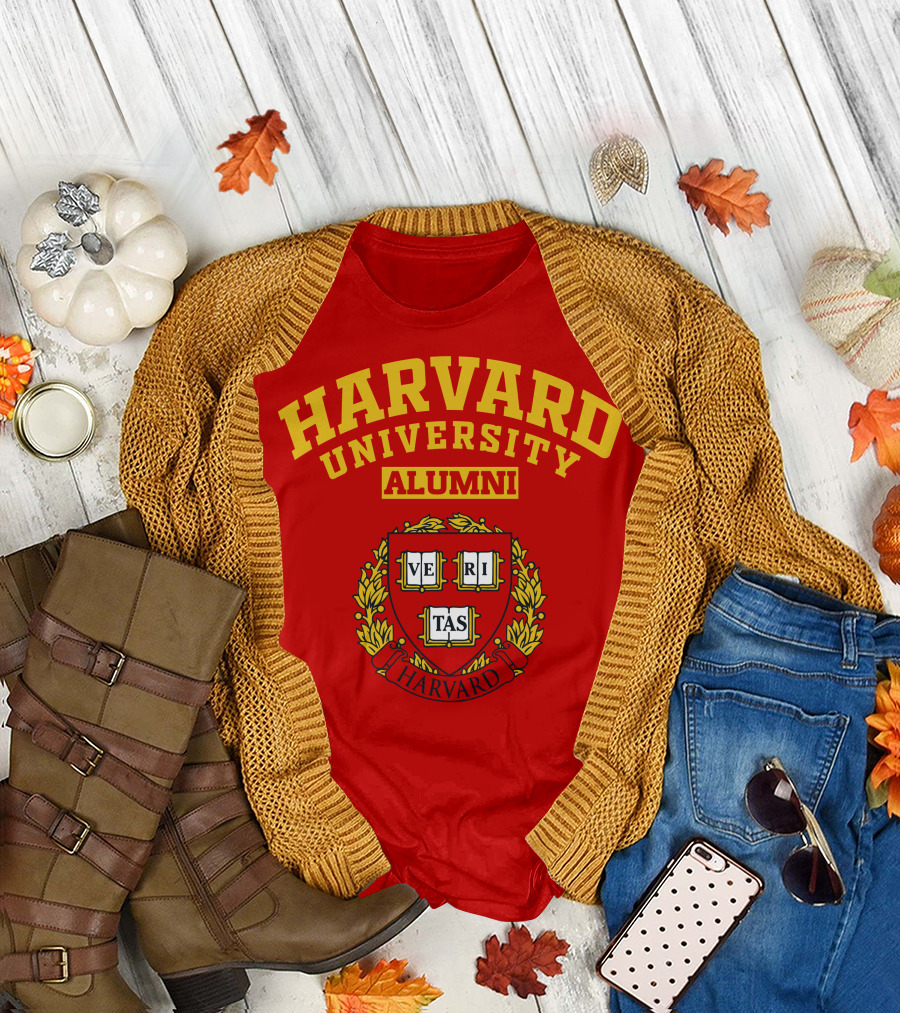 Harvard University Alumni Veritas Crest T-Shirt