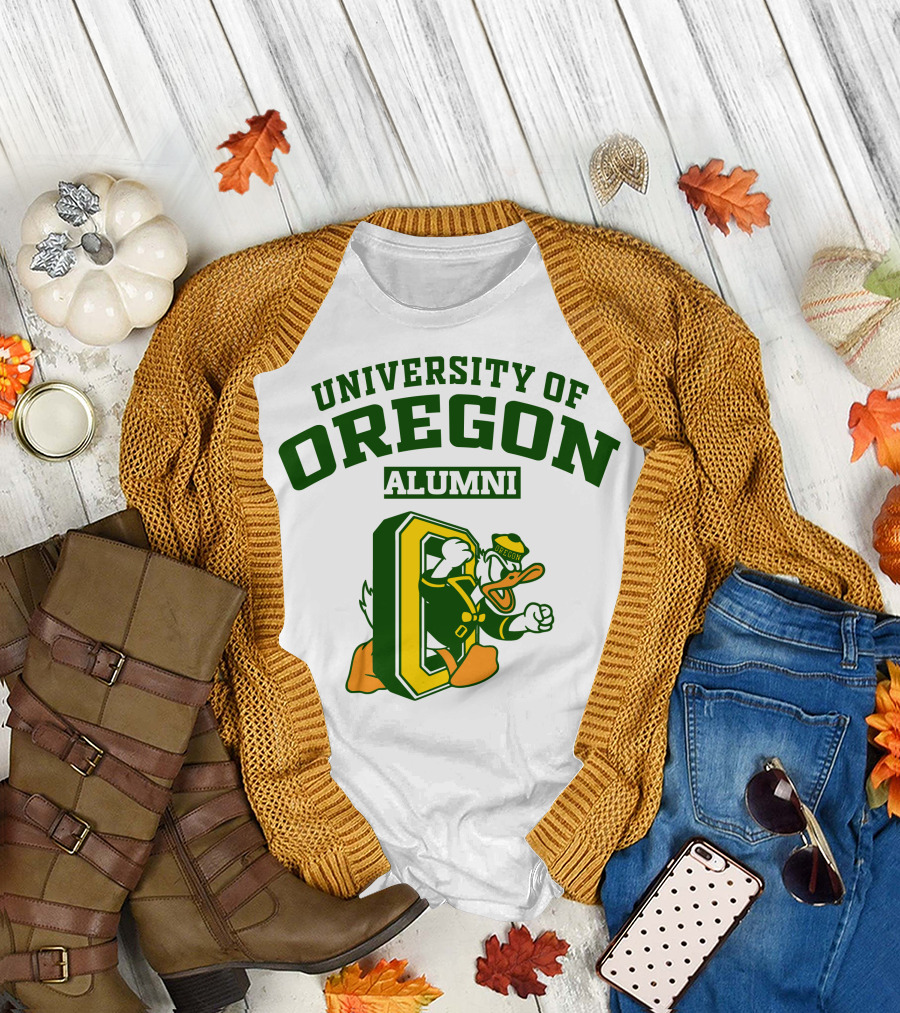 UNIVERSITY OF OREGON ALUMNI DUCK MASCOT T-Shirt