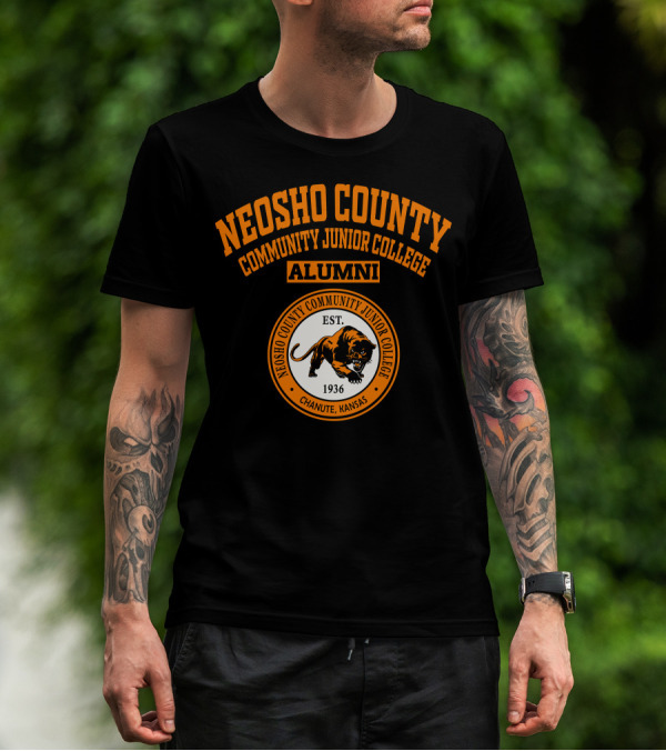 NEOSHO COUNTY COMMUNITY JUNIOR COLLEGE ALUMNI EST. 1936 CHANUTE, KANSAS T-Shirt