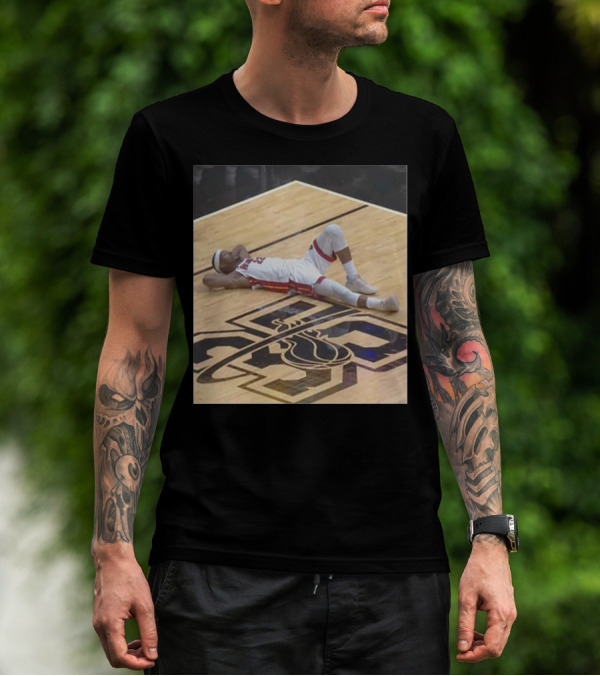 Court Culture Himmy Moments Heat Basketball Player Relaxing Iconic Court Pose T-Shirt