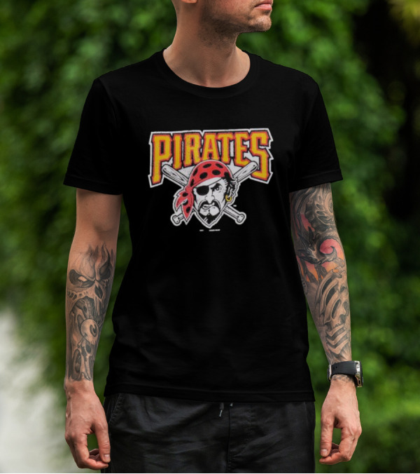 Pittsburgh Pirates Youth Distressed Vintage Crossed Bats T-Shirt