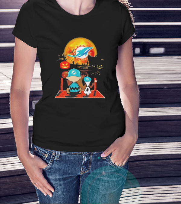 Snoopy Charlie Brown Miami Dolphins Halloween Pumpkin Moon T-Shirt
