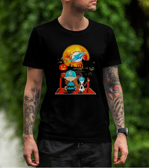 Snoopy Charlie Brown Miami Dolphins Halloween Pumpkin Moon T-Shirt