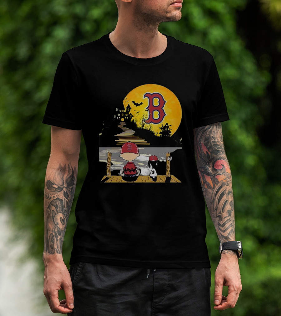 Snoopy And Charlie Brown Boston Red Sox Halloween Moon Scene T-Shirt